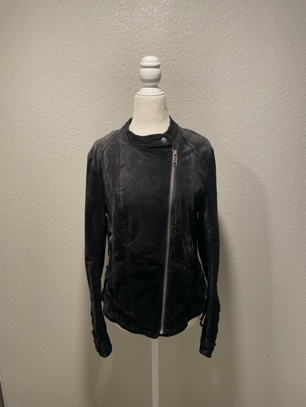 Free People Women's Black Lace-Up Sleeve Jacket - Classic Zip Front - Picture 2 of 10